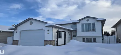 5813 57 ST, Vegreville - $429,000