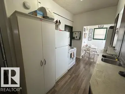 Interior photo 3 of 5028 50 AV