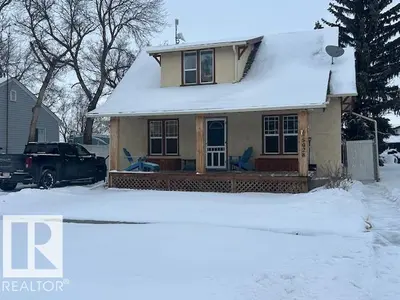 Interior photo 1 of 5028 50 AV