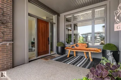 Interior photo 4 of 699 HOWATT DR SW