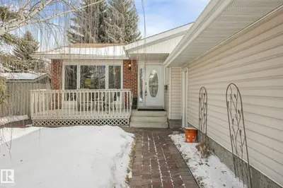 Interior photo 1 of 587 WAHSTAO RD NW