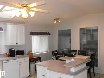 Interior photo 3 of 5506 55 AV