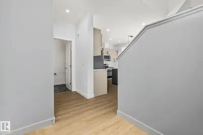 Interior photo 2 of 110 Honeysuckle GR