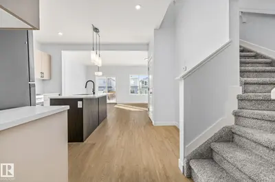 Interior photo 3 of 110 Honeysuckle GR