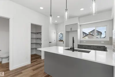 Interior photo 4 of 1008 14 AV NW