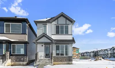 Interior photo 1 of 1008 14 AV NW