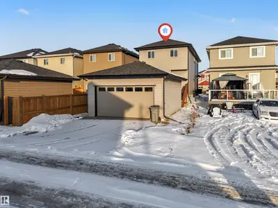 Interior photo 3 of 4604 35 Street