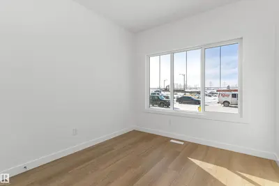 Interior photo 3 of 1020 14 AV NW