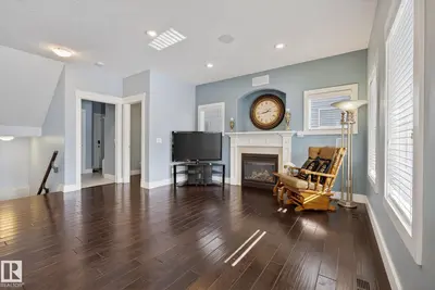 Interior photo 4 of 1519 CHAPMAN WY SW