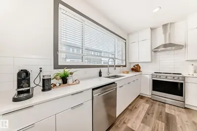 Interior photo 2 of #102 50 EBONY BV