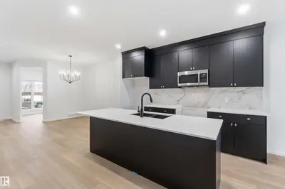 Interior photo 4 of 8652 EDGEMONT LINK LI NW