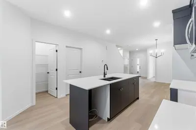 Interior photo 3 of 8652 EDGEMONT LINK LI NW