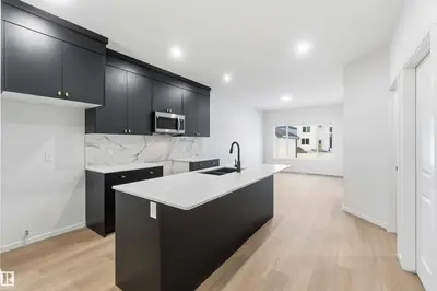 Interior photo 2 of 8652 EDGEMONT LINK LI NW