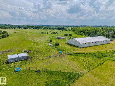 Interior photo 1 of 53153 RGE ROAD 213