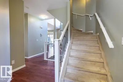 Interior photo 3 of 11546 11 AV SW