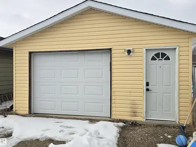 Interior photo 1 of 22 SOUTH PARK DR