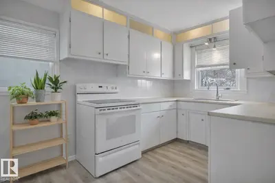 Interior photo 2 of 9851 67 AV NW