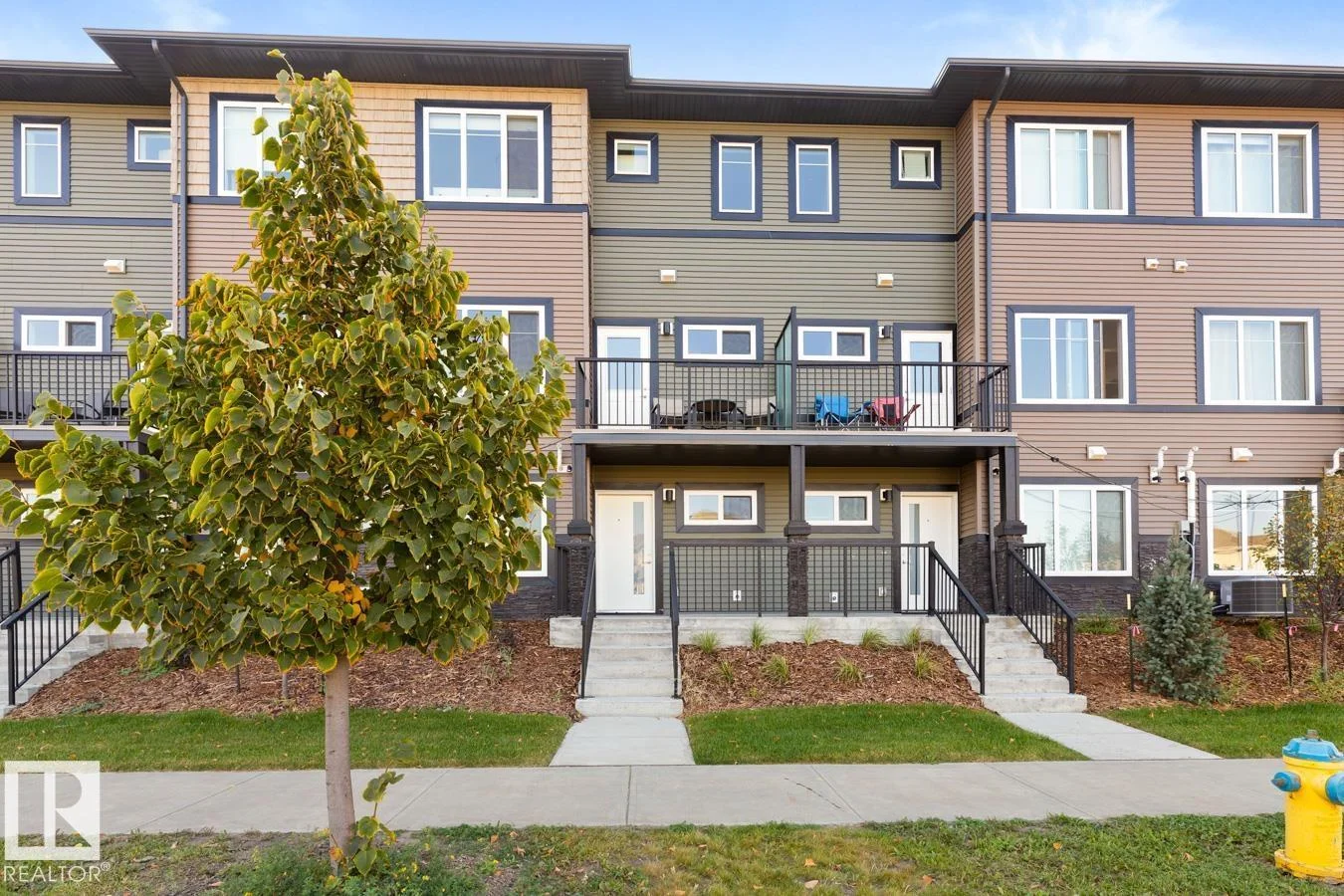 ,  - 3 bedroom Row / Townhouse for sale