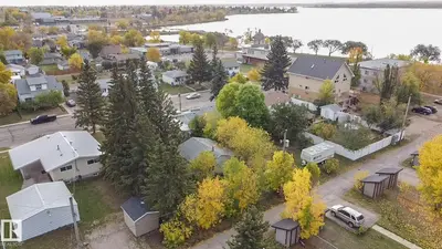 Interior photo 3 of 4814 53 ST