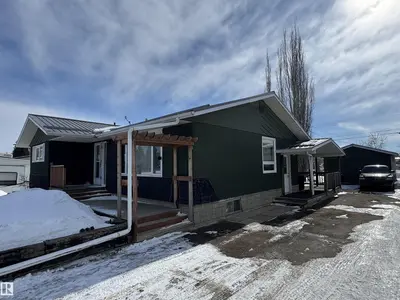 Interior photo 2 of 5319 44 AV