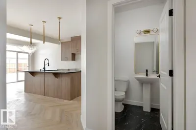 Interior photo 4 of 2637 62 ST SW