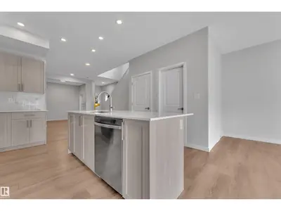 Interior photo 4 of 226 ORCHARDS BV SW