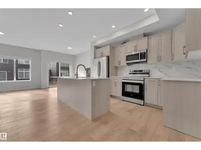 Interior photo 3 of 226 ORCHARDS BV SW