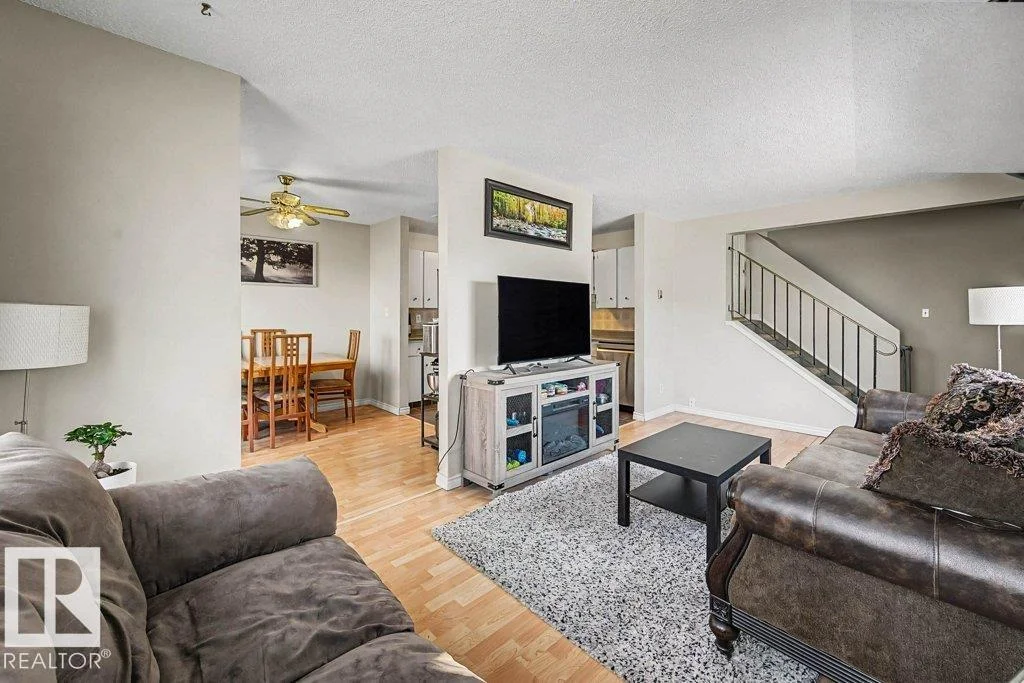 82 ERIE STREET S, Devon - 2 bedroom Detached Single Family for sale