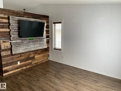 Interior photo 4 of 5606 55 ST