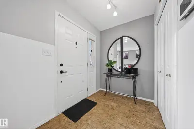 Interior photo 4 of 207 RIVER PT NW