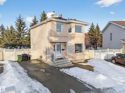 Interior photo 2 of 207 RIVER PT NW