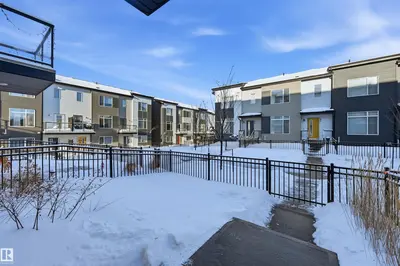 Interior photo 3 of #54 804 WELSH DR SW