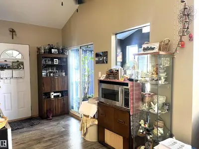 Interior photo 1 of 2 Bay Drive