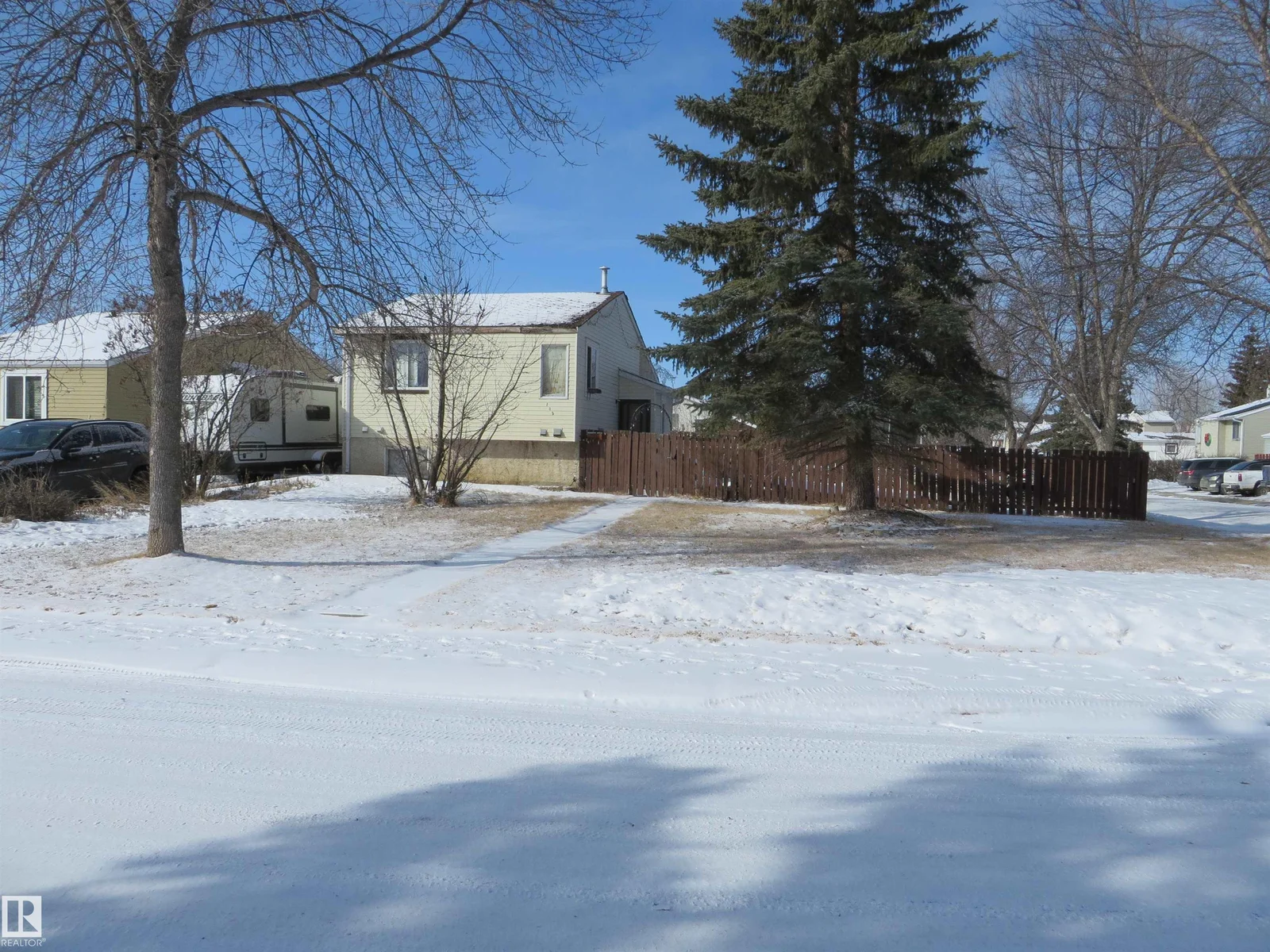 102 CHUNGO CR, Devon - 2 bedroom Detached Single Family for sale