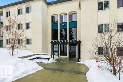 Interior photo 4 of #124 5730 RIVERBEND RD NW