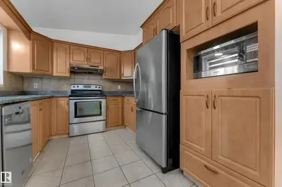 Interior photo 4 of 2536 35 ST NW