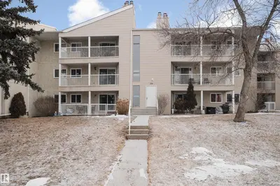 Interior photo 1 of #104 316 Woodbridge WY