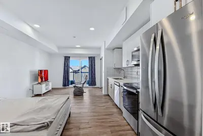 Interior photo 1 of #301 864 SECORD BV NW