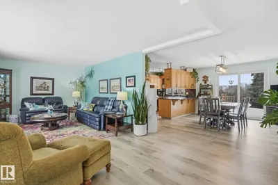 Interior photo 4 of 1551 ELLERSLIE RD SW