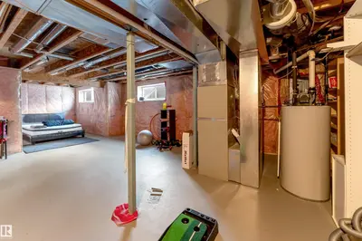 Interior photo 4 of 12063 21 AV SW SW