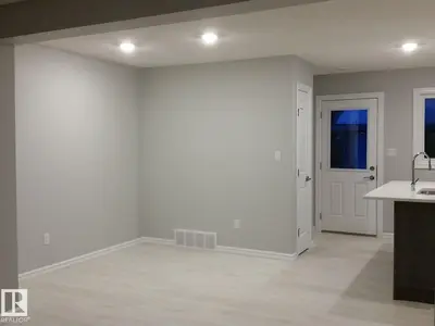 Interior photo 2 of 326 DESROCHERS BV SW