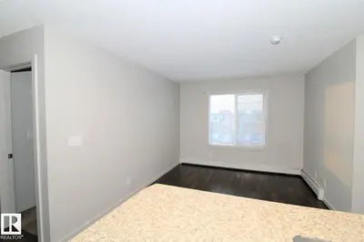 Interior photo 4 of #430 5515 7 AV SW