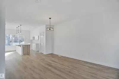 Interior photo 2 of 31 ETON LI