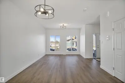 Interior photo 4 of 31 ETON LI