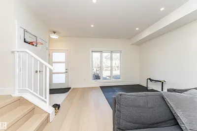 Interior photo 4 of #2 11569 UNIVERSITY AV NW
