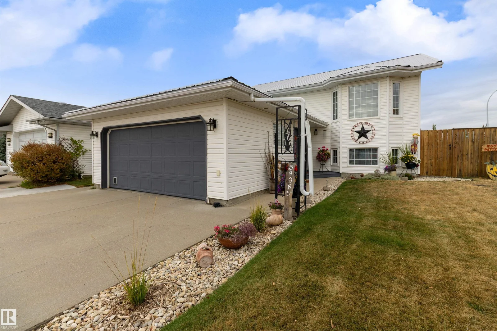 5406 45 St, Tofield - 4 bedroom Detached Single Family for sale
