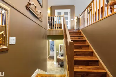 Interior photo 4 of 5406 45 St