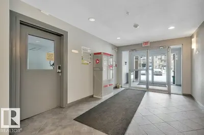 Interior photo 3 of #103 309 CLAREVIEW STATION DR NW