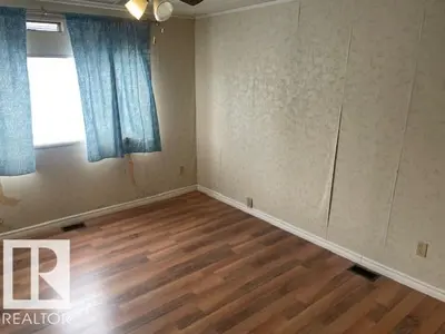 Interior photo 4 of 1323 Lakewood Crescent