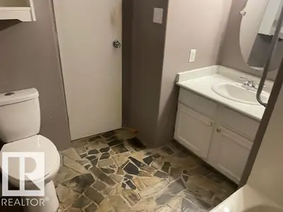 Interior photo 2 of 1323 Lakewood Crescent